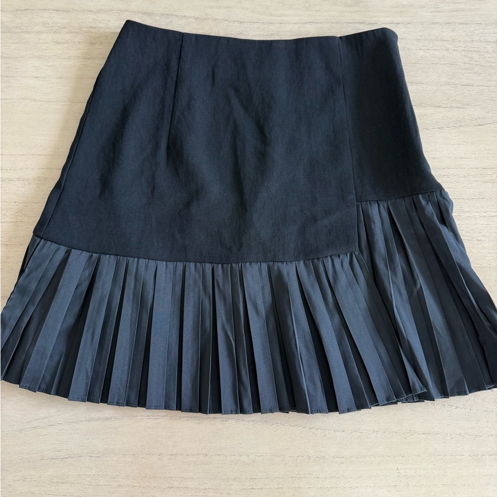 Pleated skirt